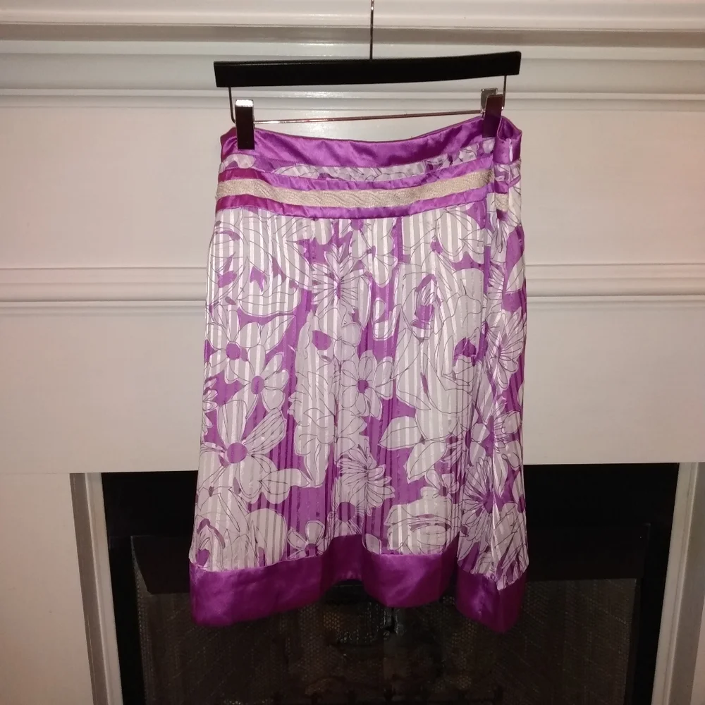 Coupe Collection  lavender white floral Lined skirt size 14
